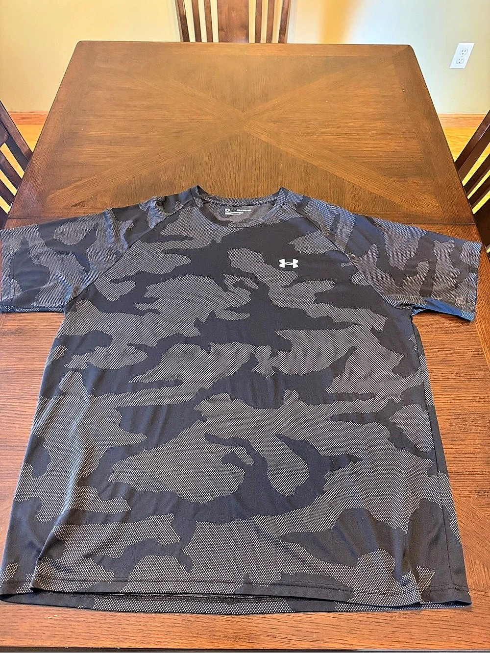 Under Armour Men's Camo Short Sleeve Shirt